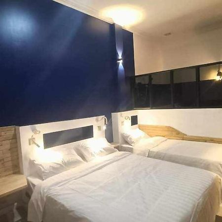 Little Susie Double Or Twin Otel Phnom Penh Dış mekan fotoğraf